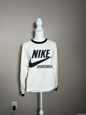 Nike Sportswear Archive Crew Sweatshirt Sail White Black 857088-133